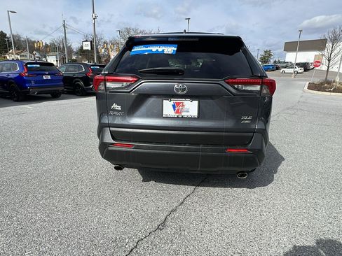 Used 2019 Toyota RAV4 XLE w/ Convenience Package image 5