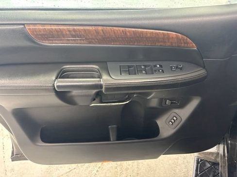 Used 2010 Nissan Armada Platinum w/ Captain Seat Pkg AWD/4WD image 17