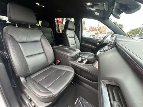 Used 2024 Chevrolet Suburban LT image 27