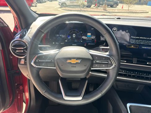 Used 2025 Chevrolet Equinox LT w/ Convenience Package II image 18