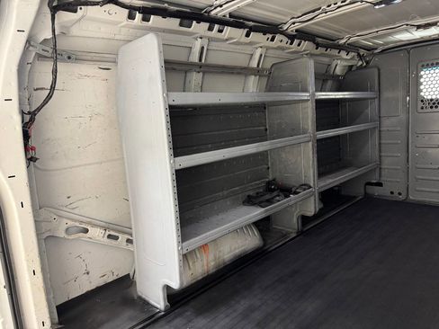 Used 2016 Chevrolet Express 2500 image 82