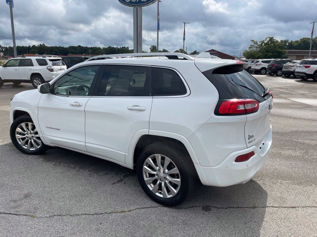 Used 2018 Jeep Cherokee Overland w/ Technology Group AWD/4WD image 7