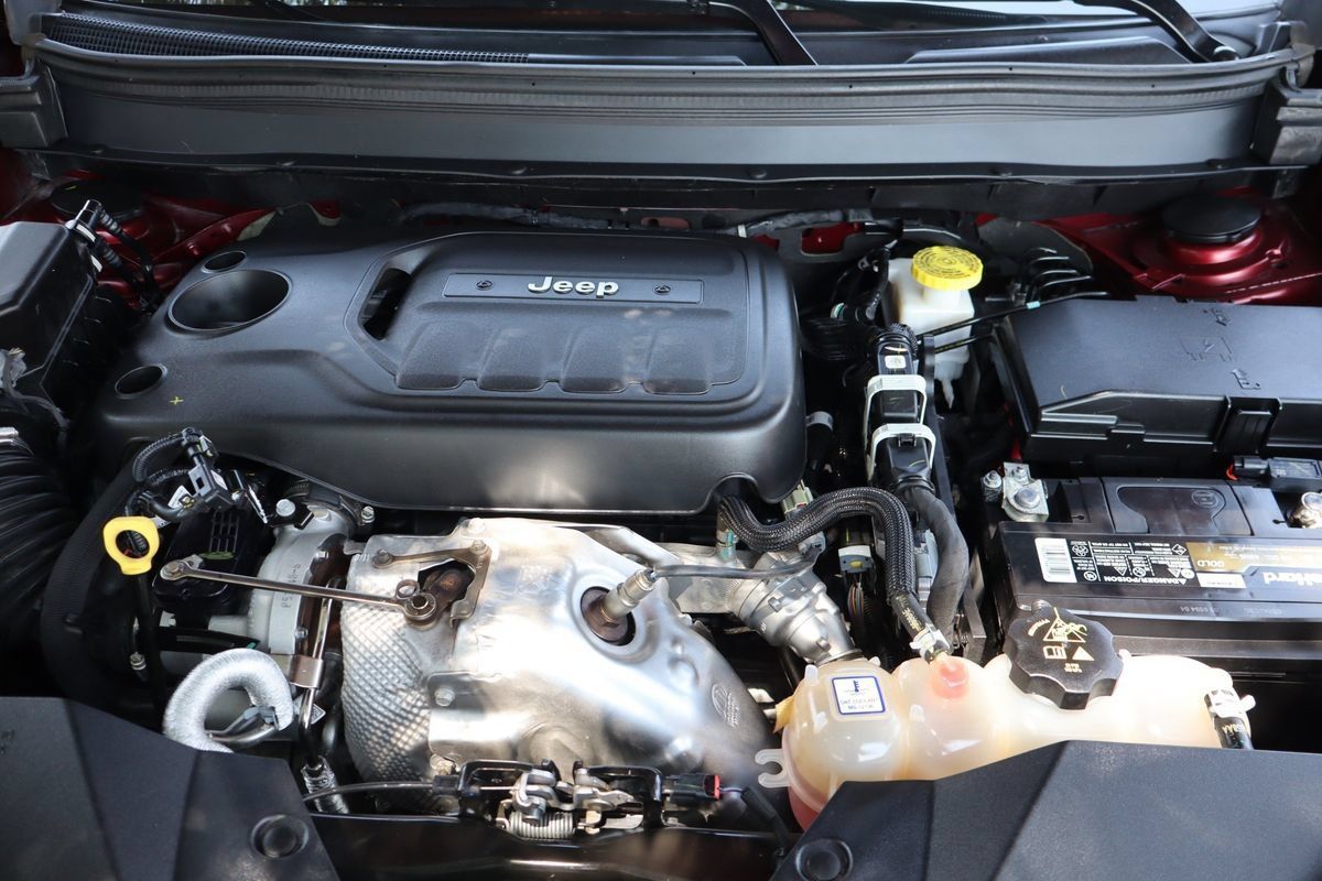 Used 2020 Jeep Cherokee Trailhawk w/ Comfort/Convenience Group AWD/4WD image 40