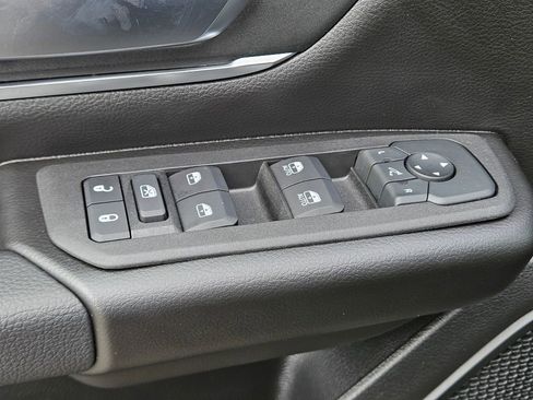 New 2026 RAM 1500 4x4 Crew Cab image 17