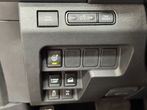 Used 2023 Nissan Frontier PRO-4X w/ Technology Package image 45