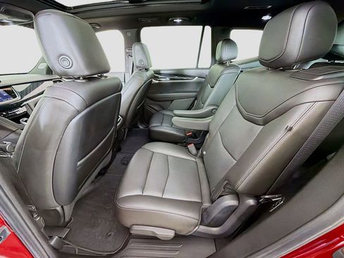 Used 2023 Cadillac XT6 Premium Luxury image 27