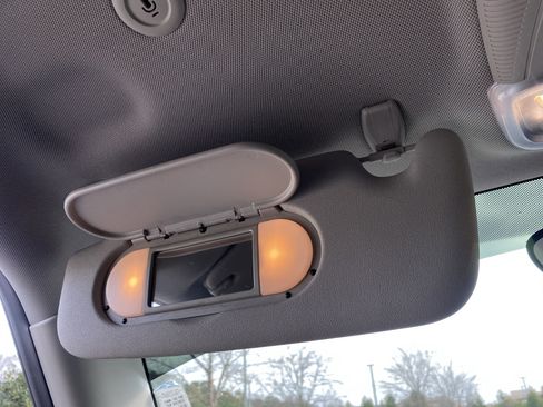 Used 2018 MINI Cooper 2-Door Hardtop image 29