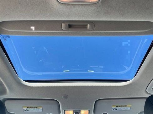 Used 2024 Hyundai Venue SEL image 20