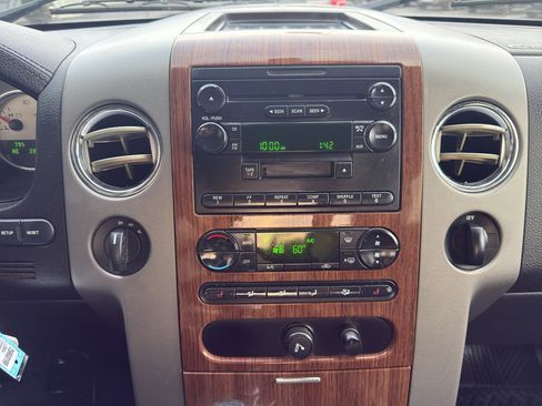 Used 2004 Ford F150 XLT image 18