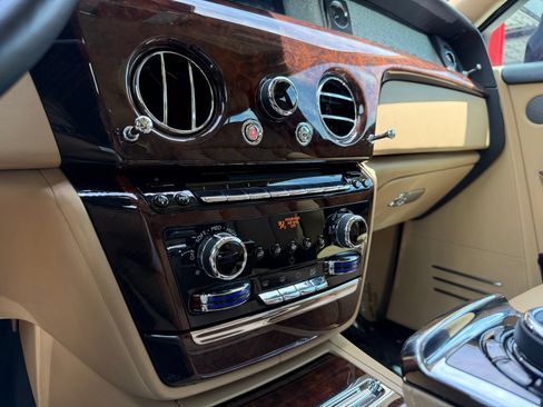 Used 2020 Rolls-Royce Phantom Extended Wheelbase RWD image 31