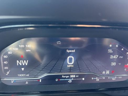 Used 2024 GMC Yukon XL Denali w/ Advanced Technology Package image 9