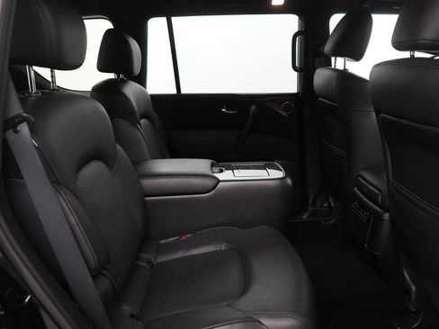 Used 2024 Nissan Armada SL w/ Midnight Edition Package image 11