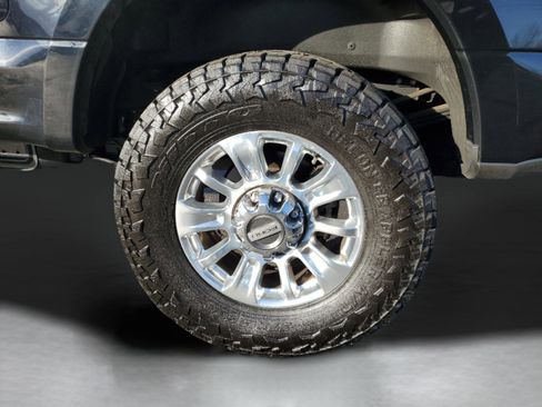 Used 2021 Ford F250 Limited image 6