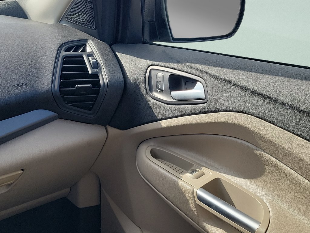 Used 2019 Ford Escape SE FWD image 13
