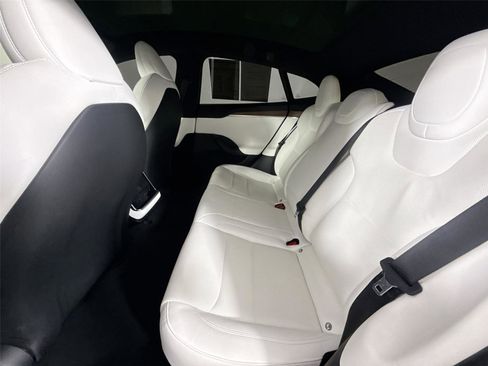 Used 2022 Tesla Model S image 27