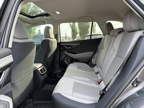 Used 2025 Subaru Outback Premium AWD/4WD image 13