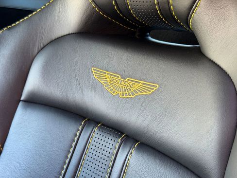 Used 2019 Aston Martin V8 Vantage Coupe image 28