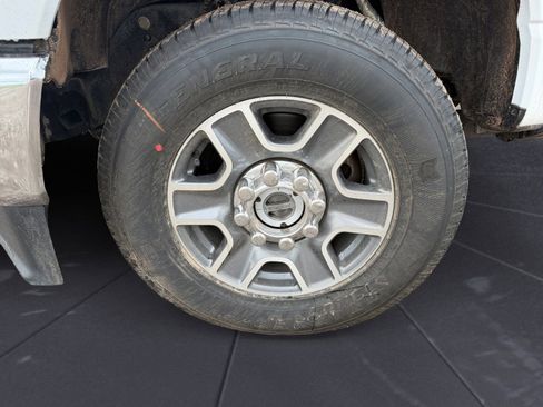 Used 2023 Ford F250 Lariat AWD/4WD image 14