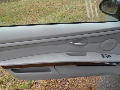 Used 2009 BMW 328i Coupe image 17