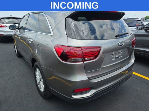 Used 2019 Kia Sorento FWD V6 image 3