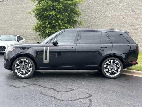 Used 2024 Land Rover Range Rover Long Wheelbase SE AWD/4WD image 4