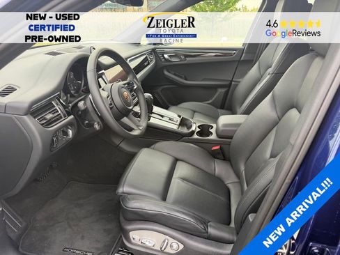 Used 2025 Porsche Macan AWD/4WD image 11