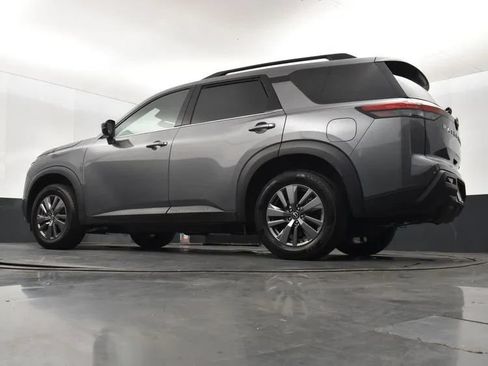 Used 2024 Nissan Pathfinder SV FWD image 12