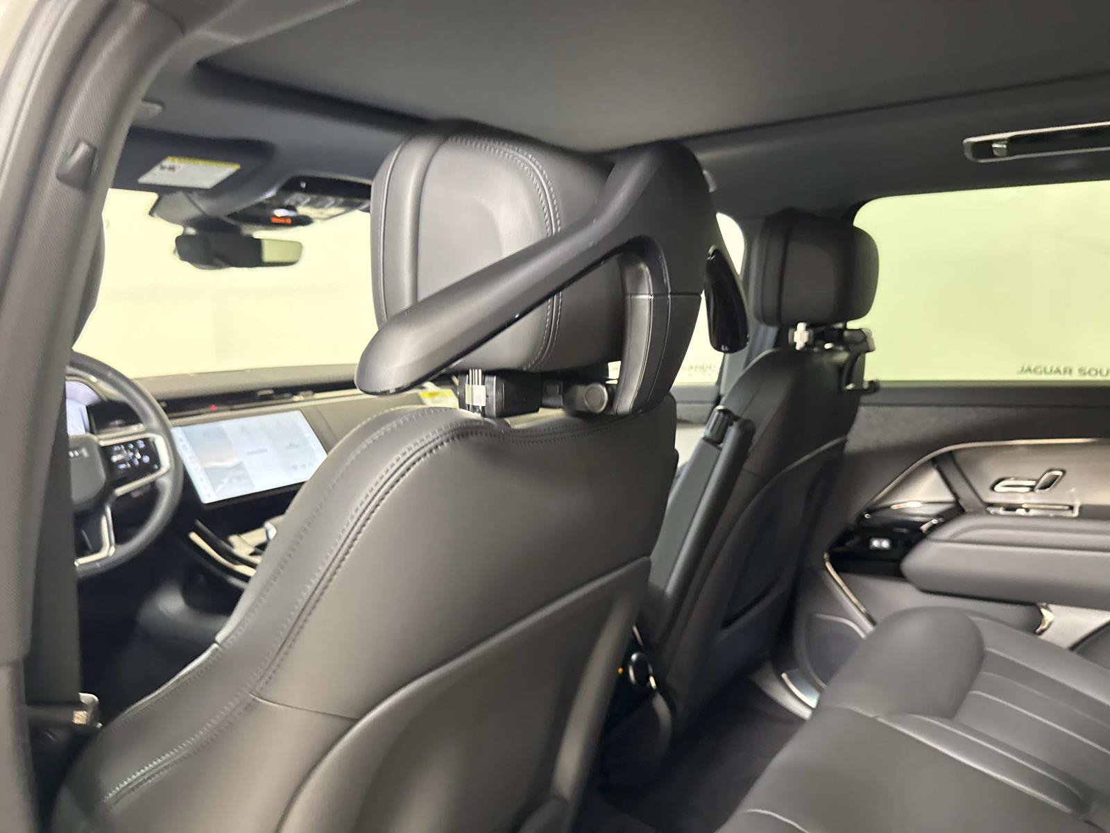 New 2027 Land Rover Range Rover Sport SE AWD/4WD image 17