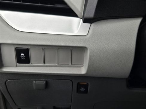 Used 2020 Toyota Sienna LE image 25