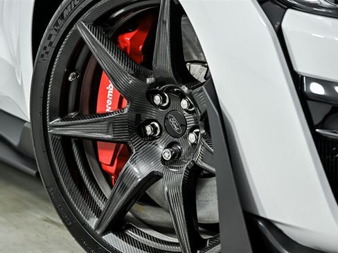 Used 2020 Ford Mustang Shelby GT500 w/ Carbon Fiber Track Pack RWD image 3