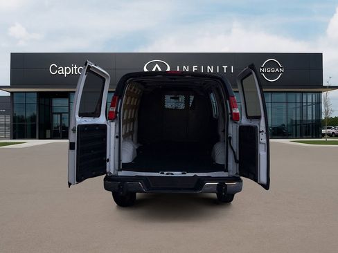 Used 2024 Chevrolet Express 2500 w/ Driver Convenience Package image 10