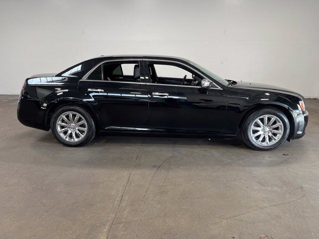 Used 2013 Chrysler 300 C RWD image 2