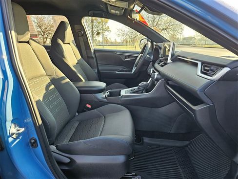 Used 2024 Toyota RAV4 SE w/ Weather Package image 15
