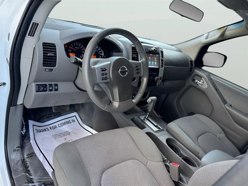 Used 2019 Nissan Frontier SV image 14