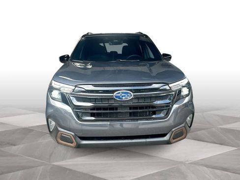 Used 2025 Subaru Forester Sport AWD/4WD image 3