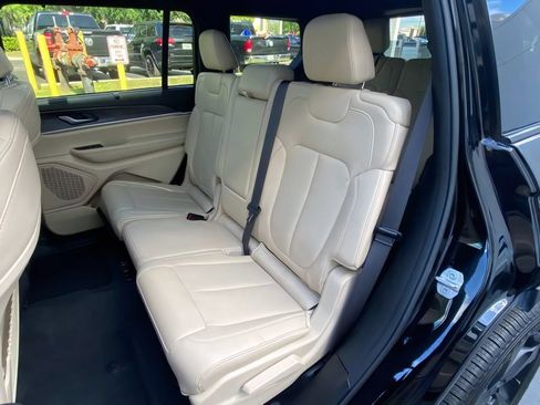 Used 2025 Jeep Grand Cherokee L Limited w/ Luxury Tech Group II AWD/4WD image 26