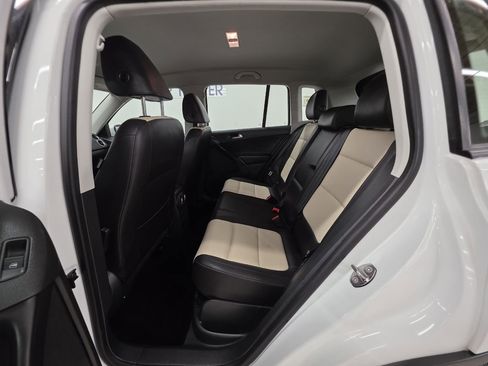 Used 2017 Volkswagen Tiguan S image 7