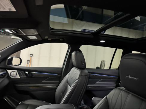 Certified 2025 Buick Enclave Avenir image 16