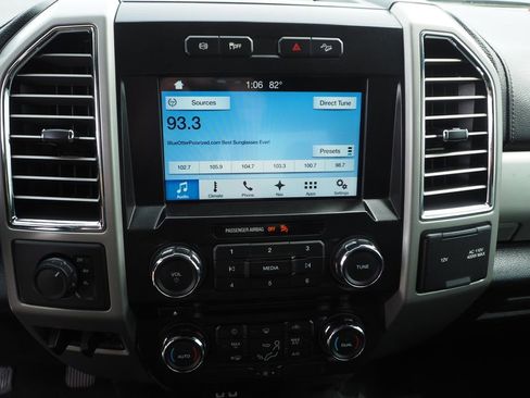 Used 2017 Ford F350 Lariat w/ Chrome Package image 25