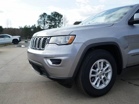 Used 2018 Jeep Grand Cherokee Laredo image 11