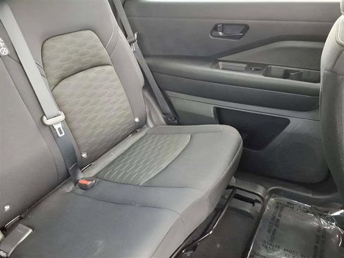 Used 2023 Nissan Pathfinder S image 18