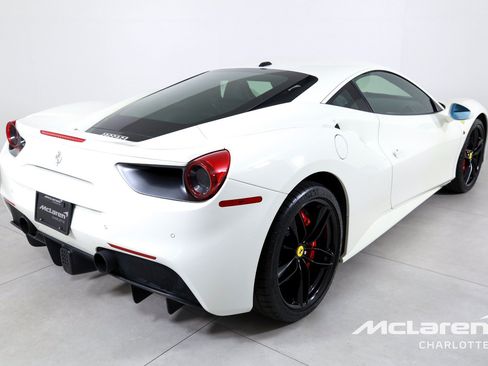 Used 2019 Ferrari 488 GTB RWD image 8