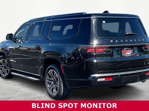 Used 2024 Jeep Wagoneer L Series II w/ Flexible Seating Group AWD/4WD image 4