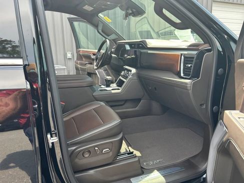 Used 2023 GMC Sierra 1500 Denali w/ Technology Package AWD/4WD image 30