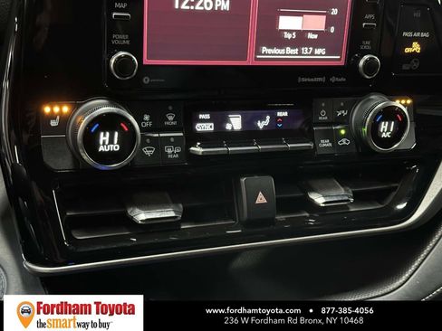 Used 2022 Toyota Highlander XLE image 27