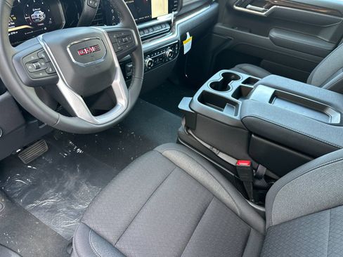 New 2026 GMC Sierra 1500 SLE image 10