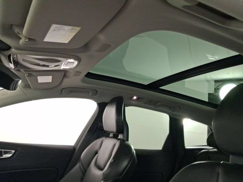 Used 2018 Volvo XC60 T6 Momentum w/ Advanced Package AWD/4WD image 23