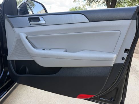 Used 2016 Hyundai Sonata SE FWD image 9