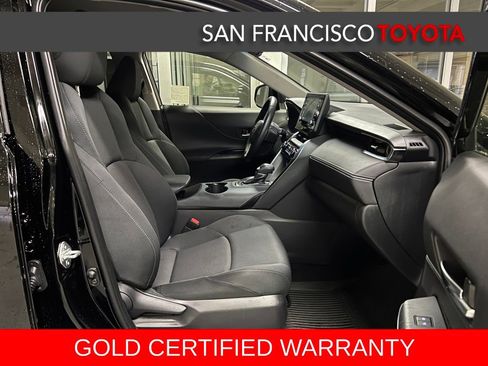 Certified 2022 Toyota Venza LE image 20