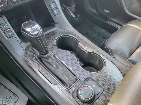 Used 2019 GMC Acadia SLT image 17